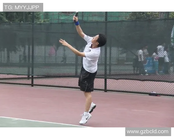 与杨伟畅谈网球生涯的起伏与成就探索