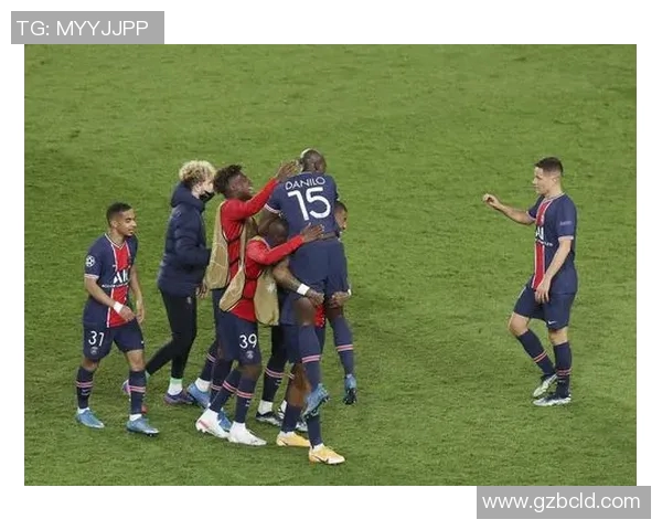 赛后分析北京足球队与南京足球队在欧冠赛中的表现与状态对比